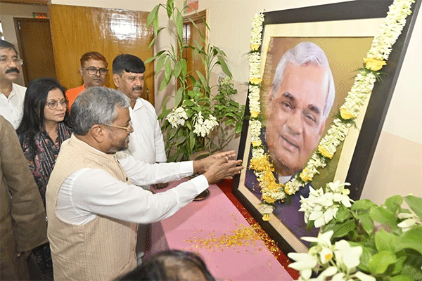झारखंड की जनता के दिलों में बसते हैं राज्य निर्माता अटल बिहारी वाजपेयीः बाबूलाल मरांडी