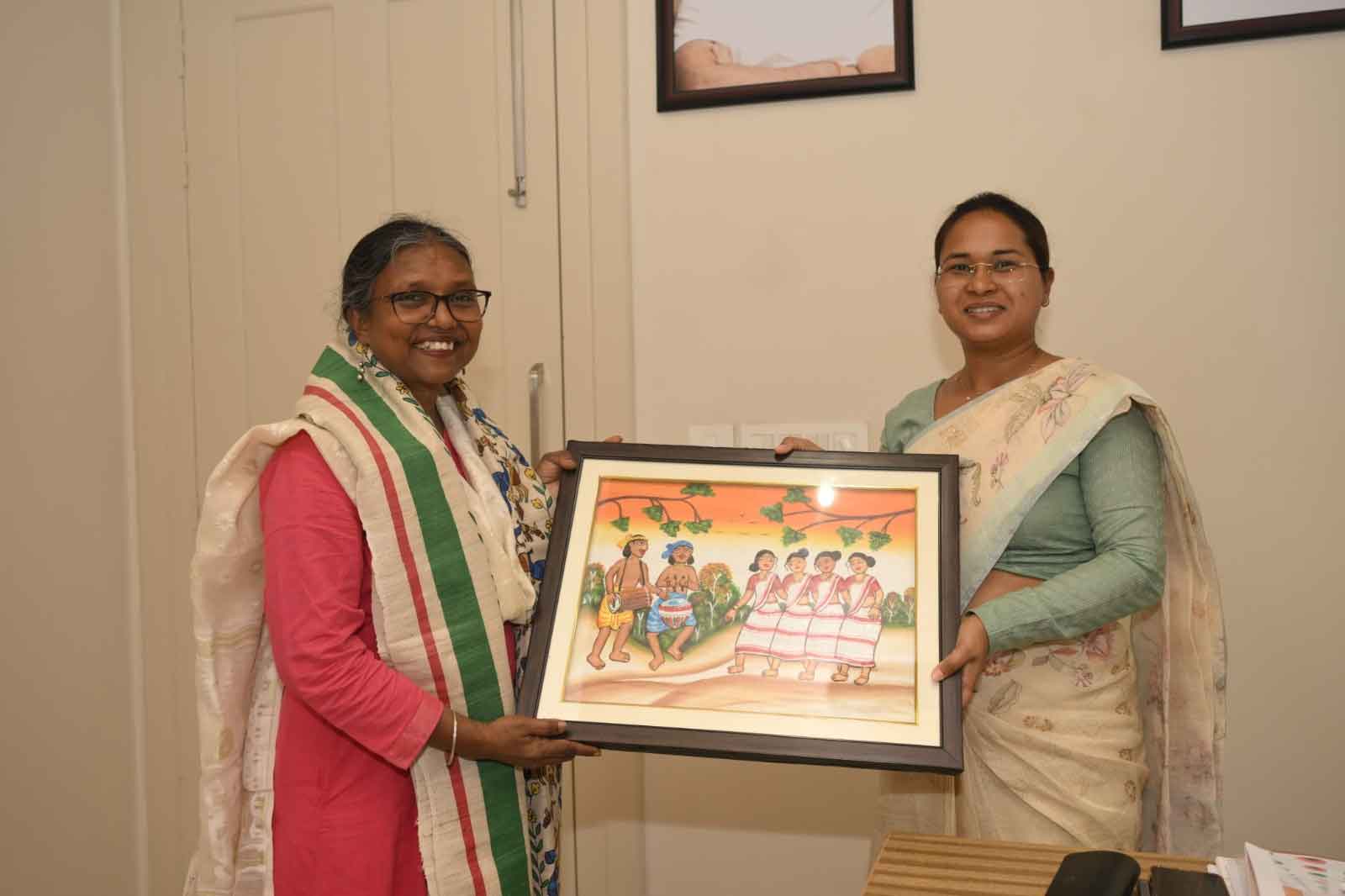 डॉ. सोनाझारिया मिंज से मंत्री शिल्पी नेहा तिर्की ने की मुलाकात, आदिवासी मुद्दों पर हुई चर्चा