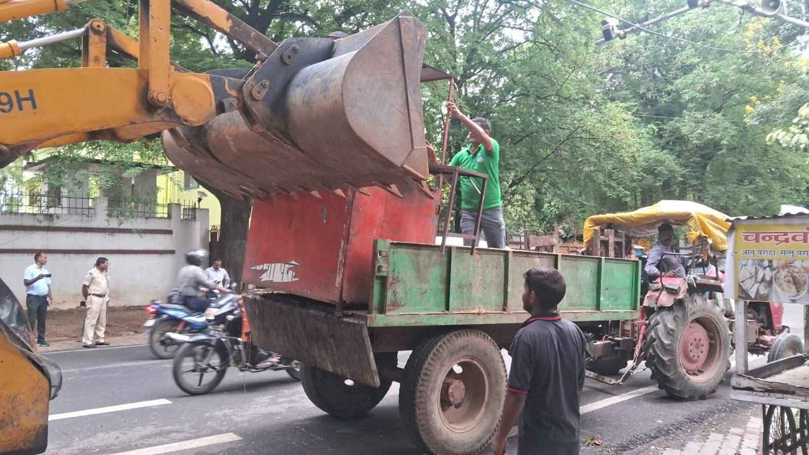 रांची में नगर निगम का एक्शन: डोरंडा और बरियातू में हटाए गए अवैध ठेले-गुमटी
