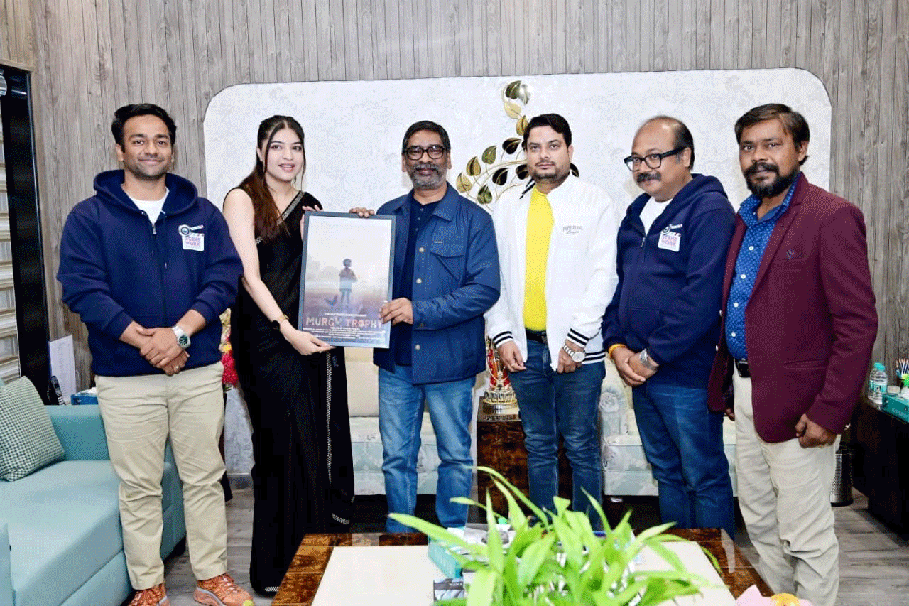 अंतर्राष्ट्रीय बॉलीवुड फिल्म "मुर्गा ट्रॉफी" की टीम ने सीएम से की मुलाकात
