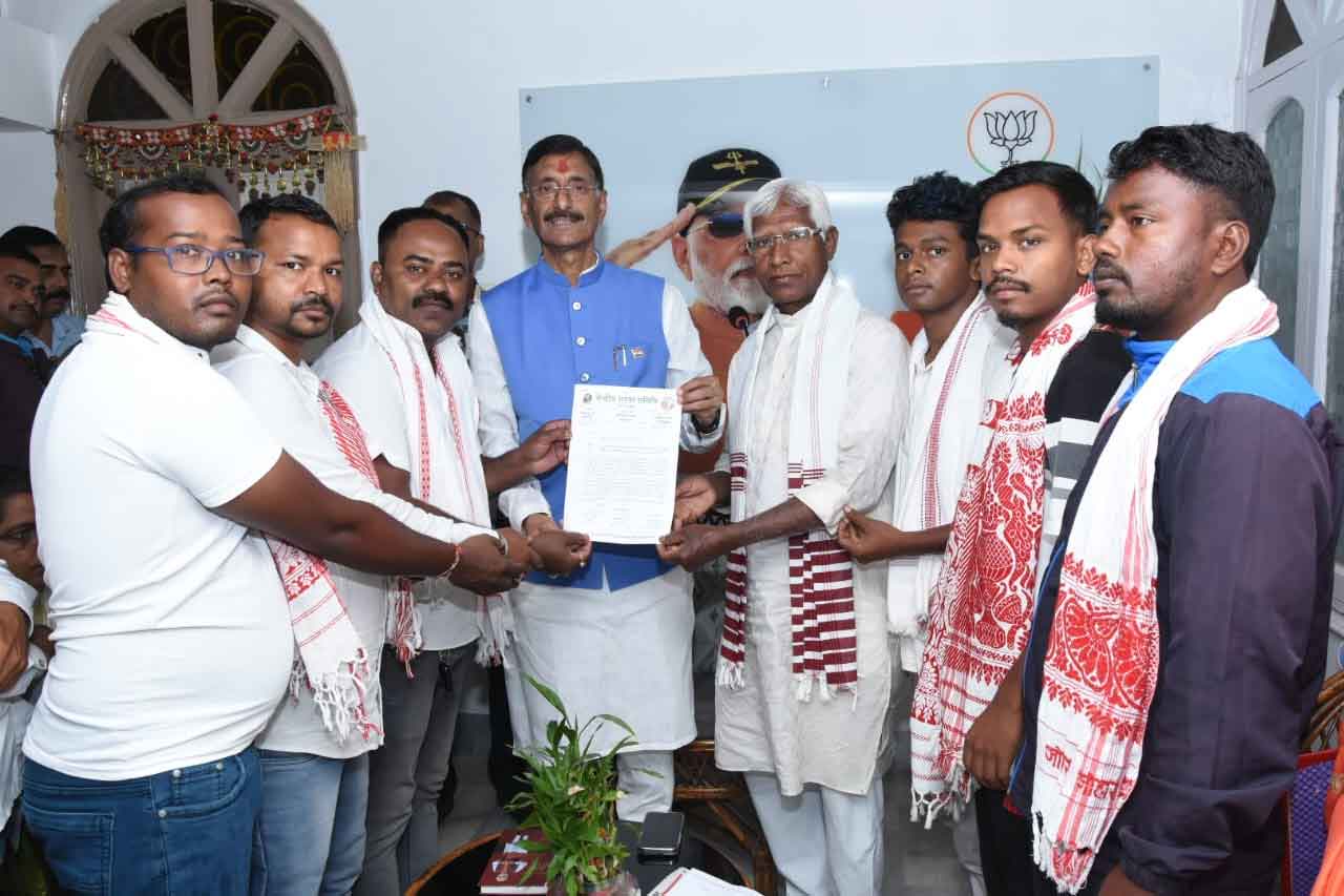 रातू रोड फ्लाईओवर का नामकरण : मदरा मुंडा के नाम पर रखने को लेकर सौंपा ज्ञापन