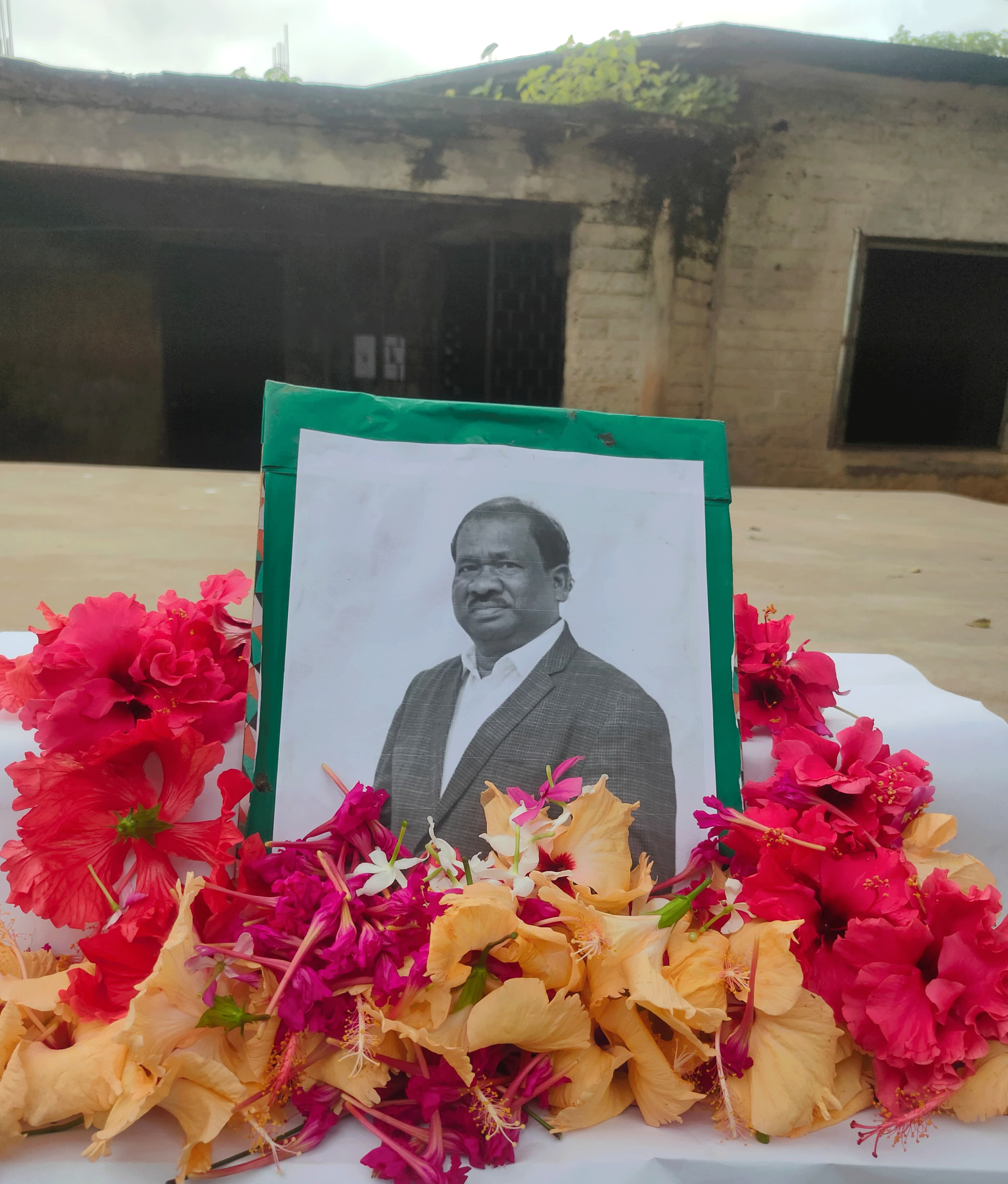शिक्षा मंत्री रामदास सोरेन को दी गई श्रद्धांजलि