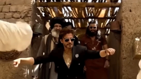 ‘धुरंधर’ के गाने FA9LA पर शाहरुख खान का डांस  वीडियो वायरल,  जानें सच्चाई