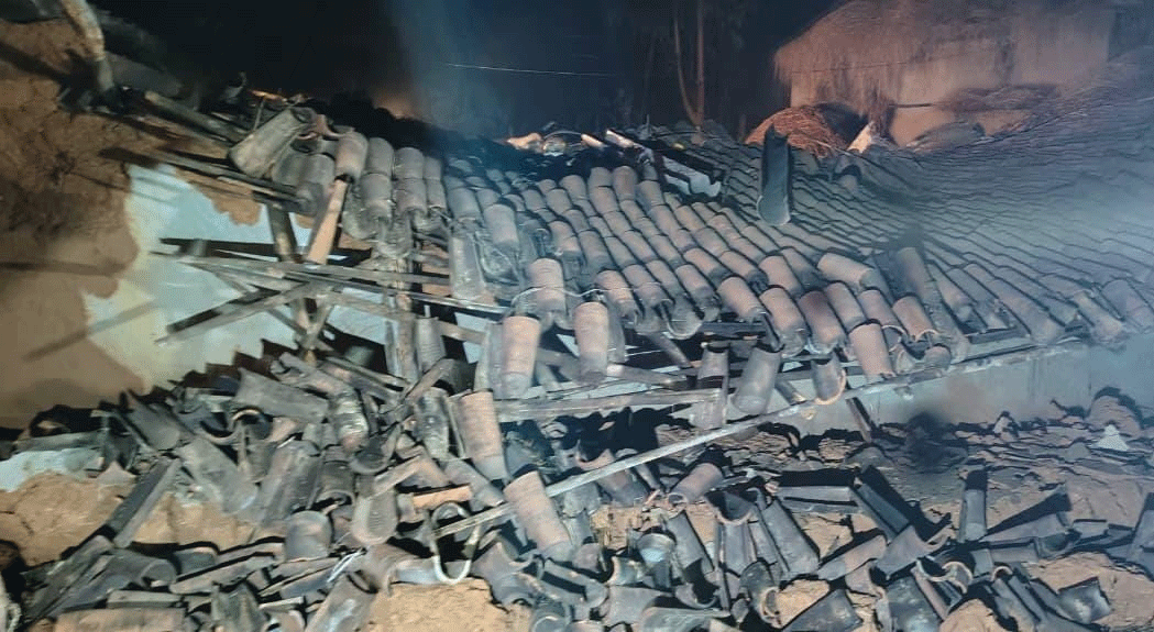 धनबाद: टुंडी में हाथियों के झुंड ने मचाया उत्पात, दो घर क्षतिग्रस्त, ग्रामीणों ने खदेड़ा