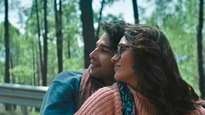 एक-दूजे के इश्क में डूबे सिद्धांत -मृणाल, फिल्म ‘दो दीवाने सहर में' का टीजर आउट