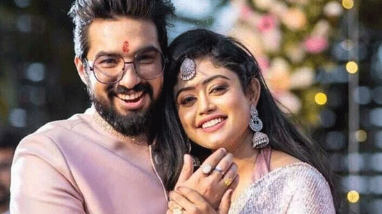 कॉन्सर्ट के बाद सचेत-परंपरा भीड़ में फंसे, कार का शीशा टूटने से मचा हड़कंप