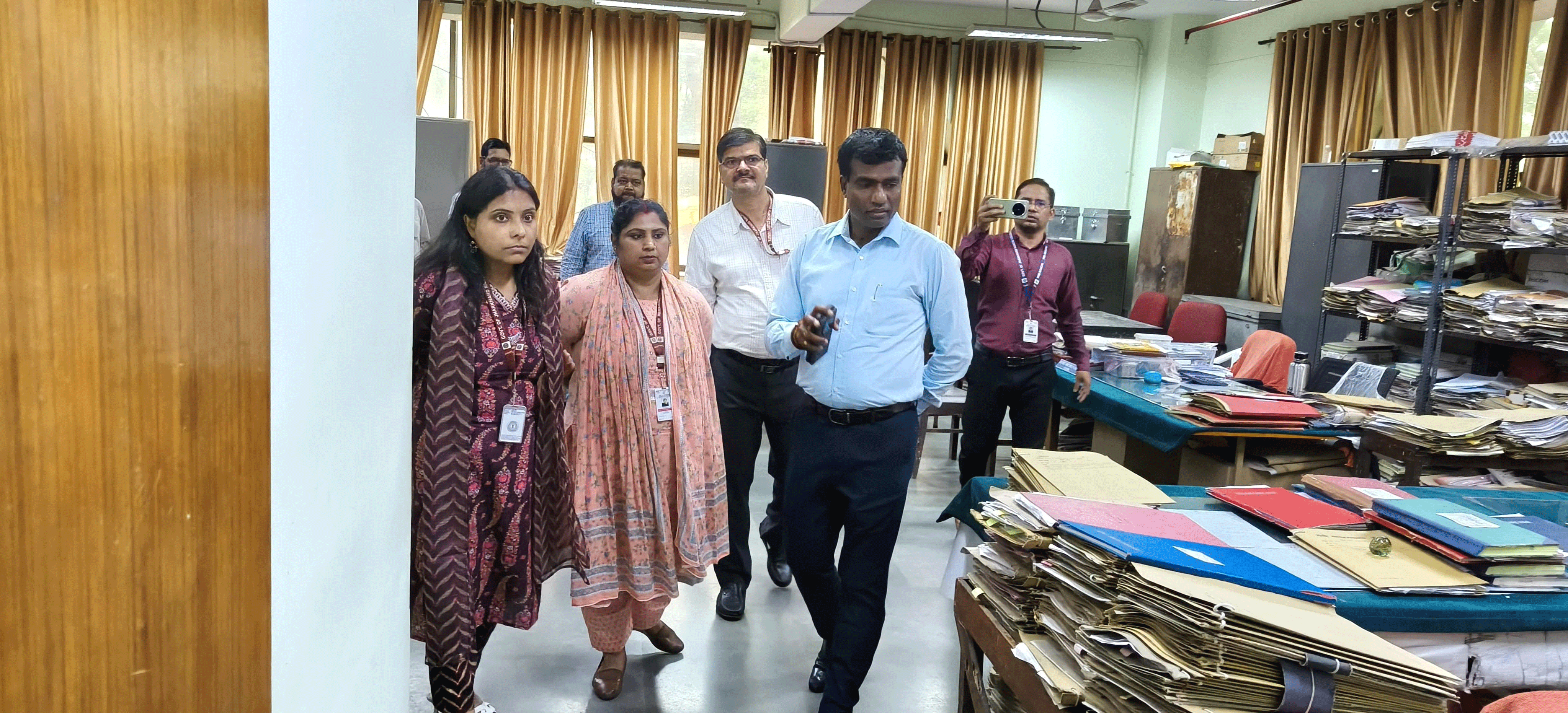 रांची समाहरणालय में औचक निरीक्षण, उपायुक्त ने दिए साफ-सफाई व बेहतर सेवा के निर्देश