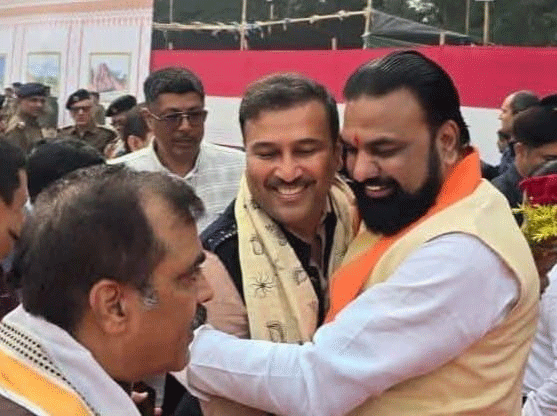 नीतीश कुमार के शपथ ग्रहण समारोह में शामिल हुए सुदेश महतो