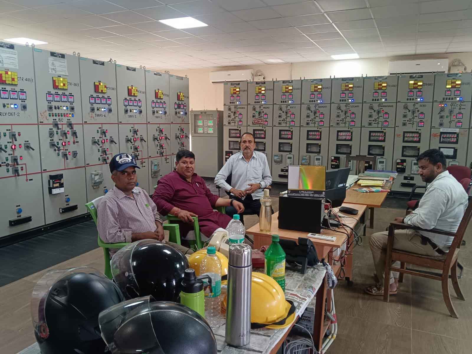 झारखंड ऊर्जा विकास श्रमिक संघ अध्यक्ष ने ग्रिड व सप्लाई कर्मियों से की मुलाकात