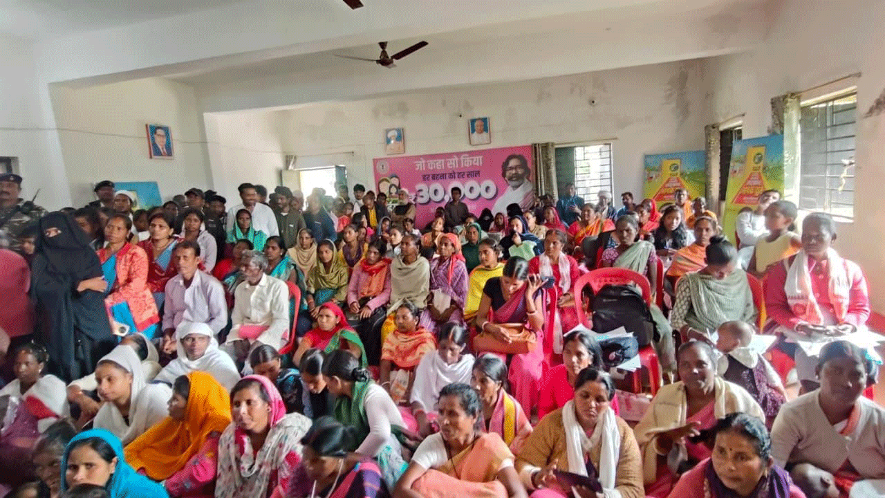 ‘सरकार आपके द्वार’ कार्यक्रम का चौथा चरण: पहले दिन 39 हजार आवेदन, 2,342 मामले त्वरित निपटे