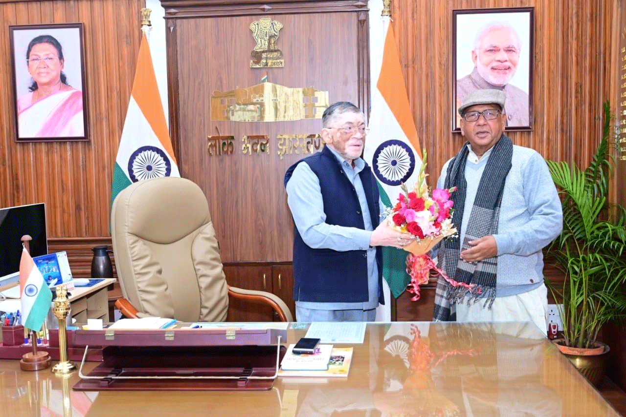 राज्यपाल को सरयू राय ने सौंपा झारखंड भू-विरासत (जीवाश्म) विधेयक का प्रारूप