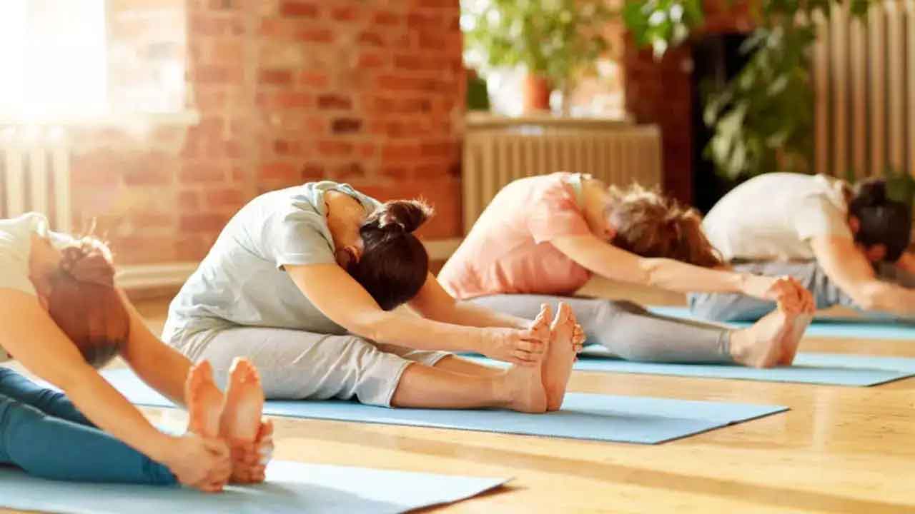योग करें, निरोग रहें : जानें किस बीमारी में कौन सा योगाभ्यास है फायदेमंद