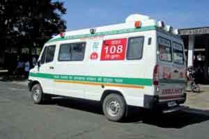 सिल्ली विधानसभा में 25 एंबुलेंस खड़ी-खड़ी हो गई बेकार, हादसे के बाद भी नहीं मिली मदद,प्रशासन नाराज