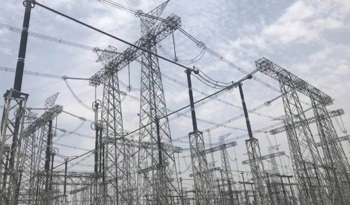 बारिश की मार, तीन दशक पुरानी हो चुकी है ट्रांसमिशन लाइन, तार भी बेजार