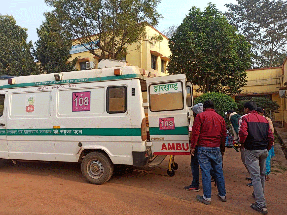 बहरागोड़ा: अनियंत्रित टाटा मैजिक ने स्कूल वैन को मारी टक्कर, एक छात्र गंभीर