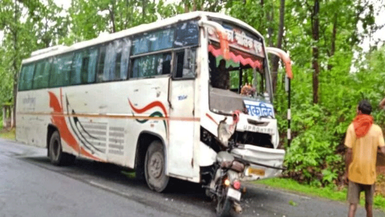लातेहार : बस और बुलेट की टक्कर, दो की मौत