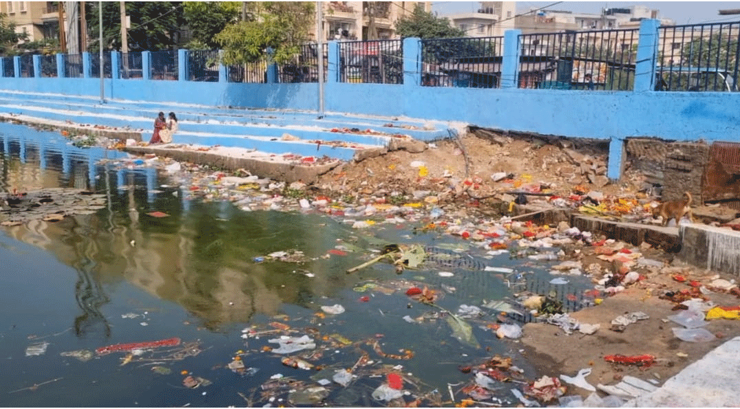 छठ पूजा नजदीक, फिर भी रांची के कुछ तालाब अब भी गंदे