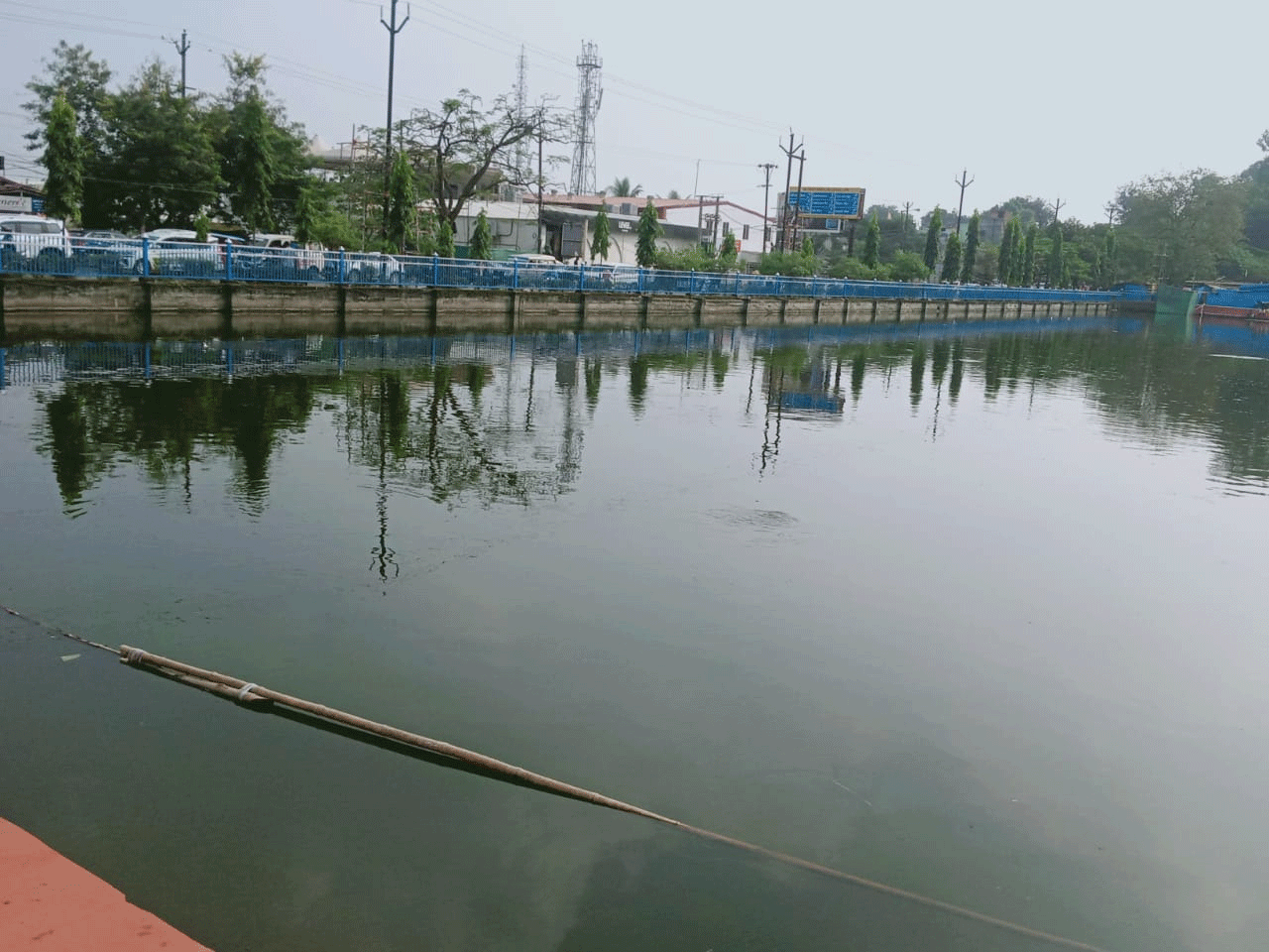 करमटोली और जेल तालाब घाटों पर तैयारियों का अंतिम चरण, बांटी जायेगी पूजन सामग्री