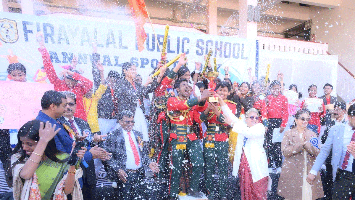 फिरायालाल स्कूल में धूमधाम से मना खेल वार्षिकोत्सव ‘कॉम्बाटिका’, बच्चों की रंगारंग प्रस्तुतियां ने मोहा मन