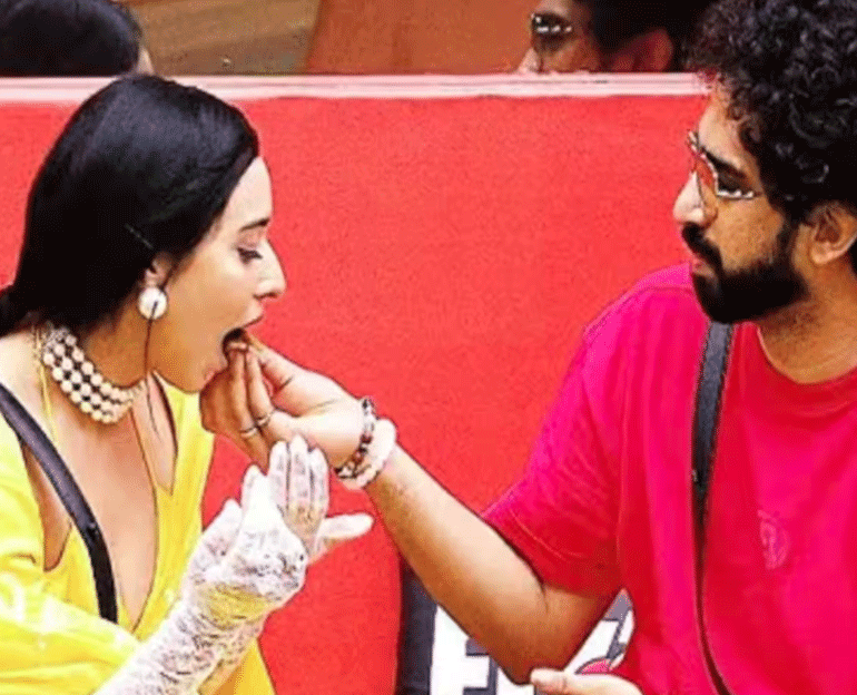 Bigg Boss 19: महारानी लुक में दिखी तान्या मित्तल, अमाल ने अपने हाथों से खिलाया खाना