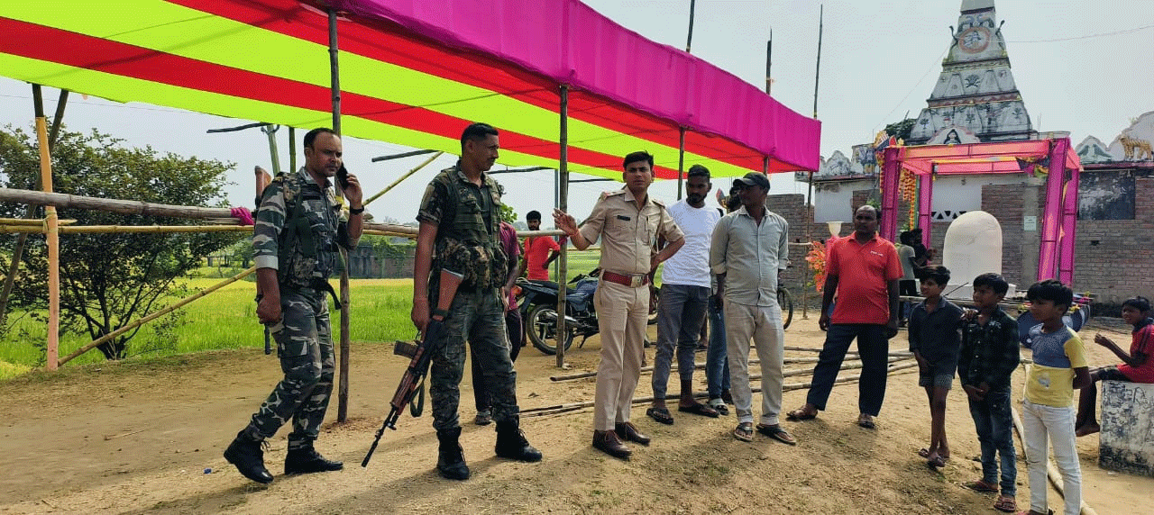 छठ पर्व में सुरक्षा को लेकर लेस्लीगंज थाना प्रभारी ने किया घाटों का निरीक्षण
