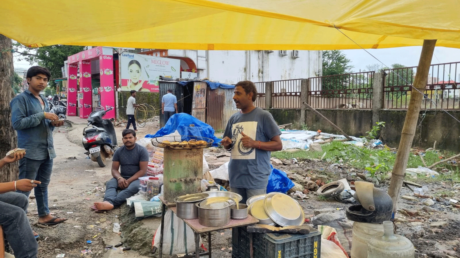 रांची में अतिक्रमण हटाओ अभियान से फुटपाथ विक्रेताओं की आजीविका पर आया संकट