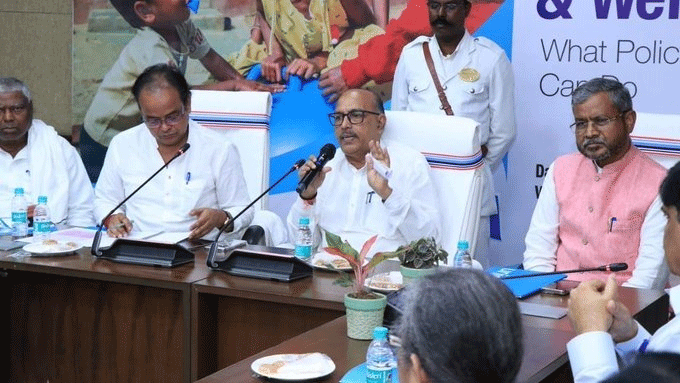 किशोरों की मानसिक स्वास्थ्य चुनौती:  मानसिक स्वास्थ्य पर बढ़ती चिंता