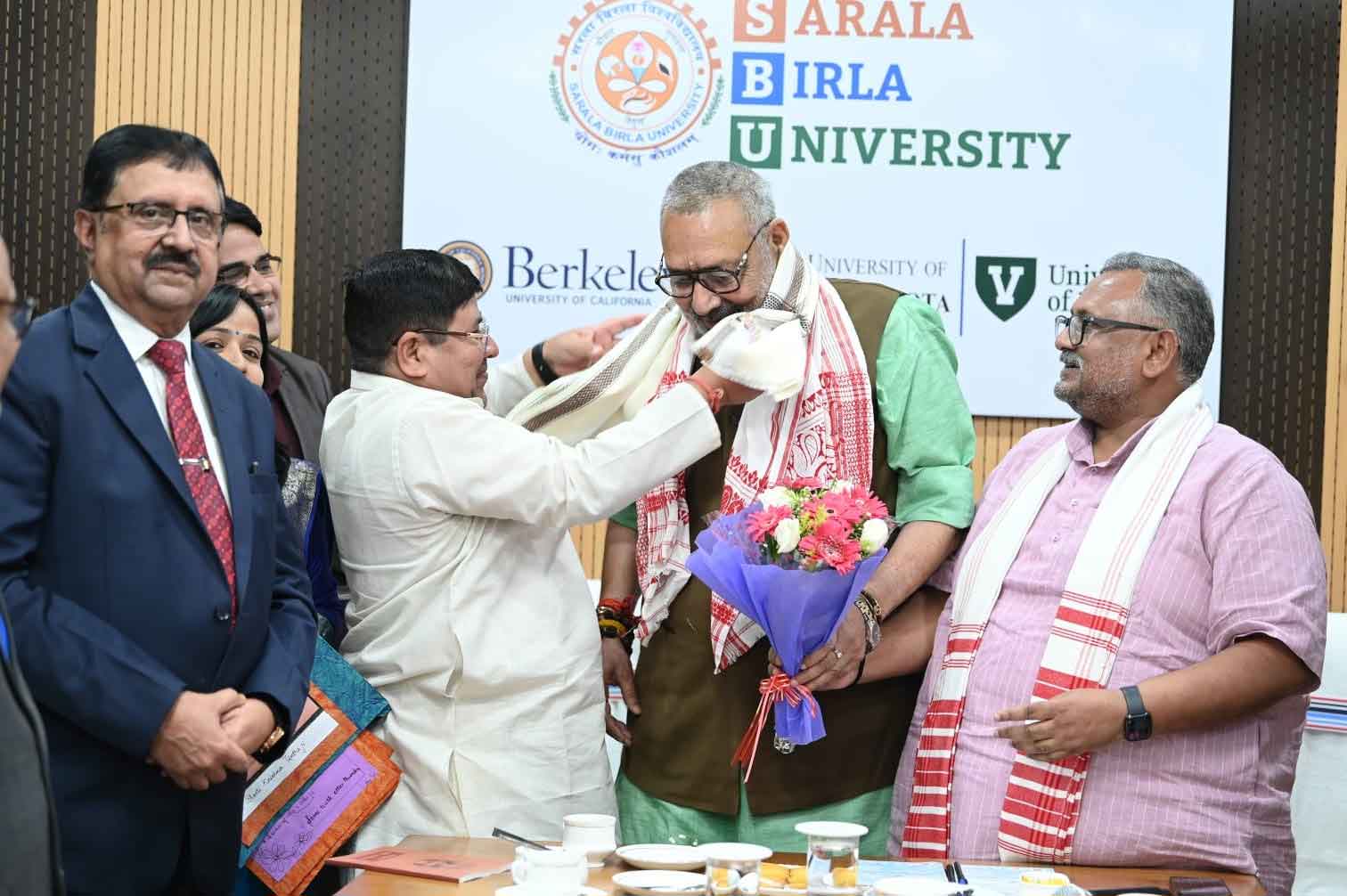 राजकुमार शुक्ल फाउंडेशन ने केंद्रीय मंत्री गिरिराज सिंह का किया अभिनंदन