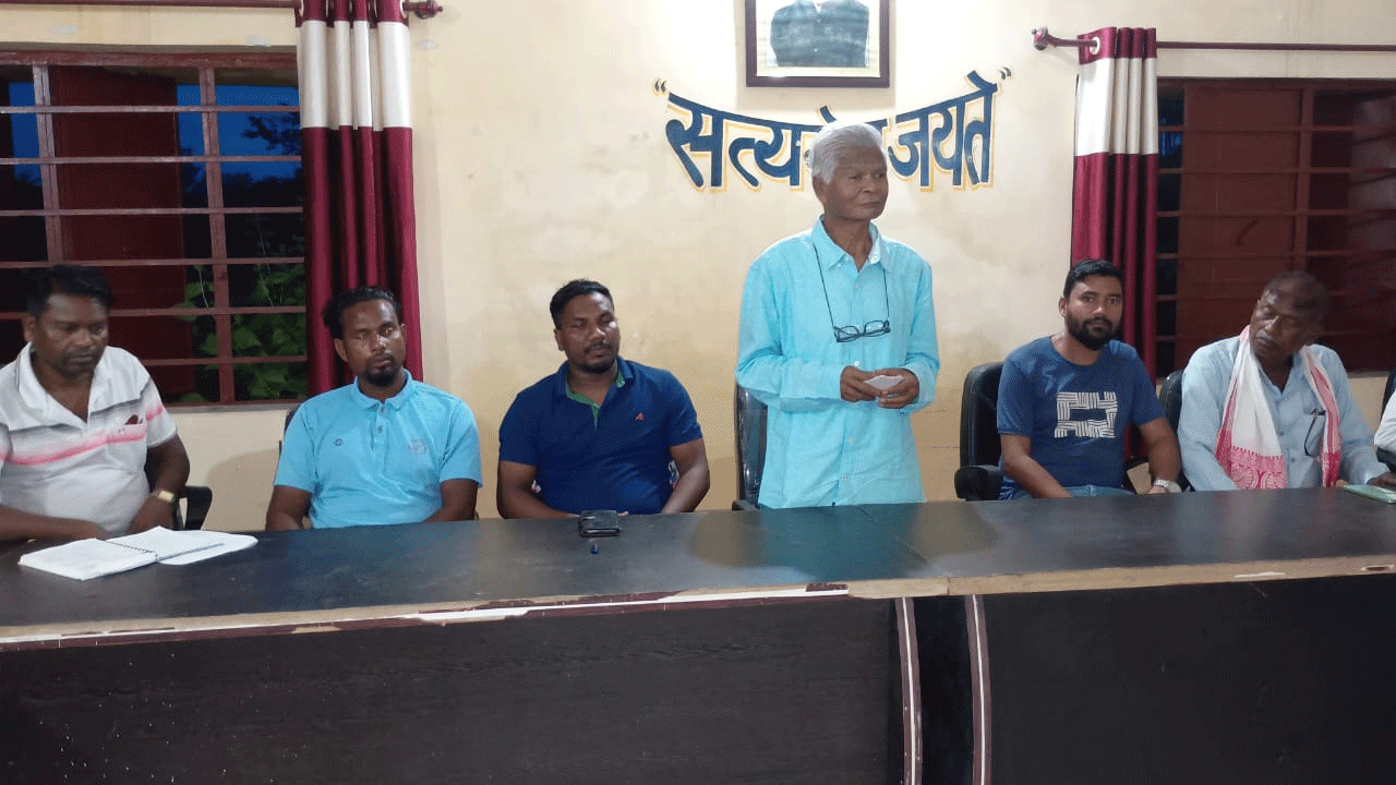 यूसिल की वादाखिलाफी पर विस्थापितों में नाराजगी, बैठक में  आंदोलन करने का फैसला