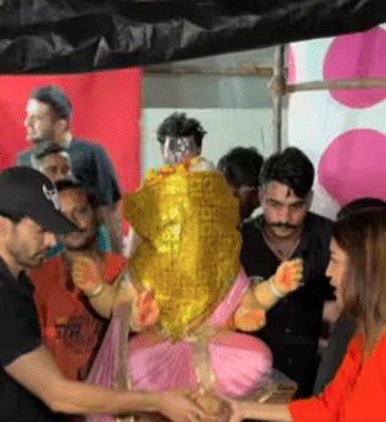 गणेश चतुर्थी से पहले बेटियों संग बप्पा को घर लाए गुरमीत -देबिना, वीडियो वायरल