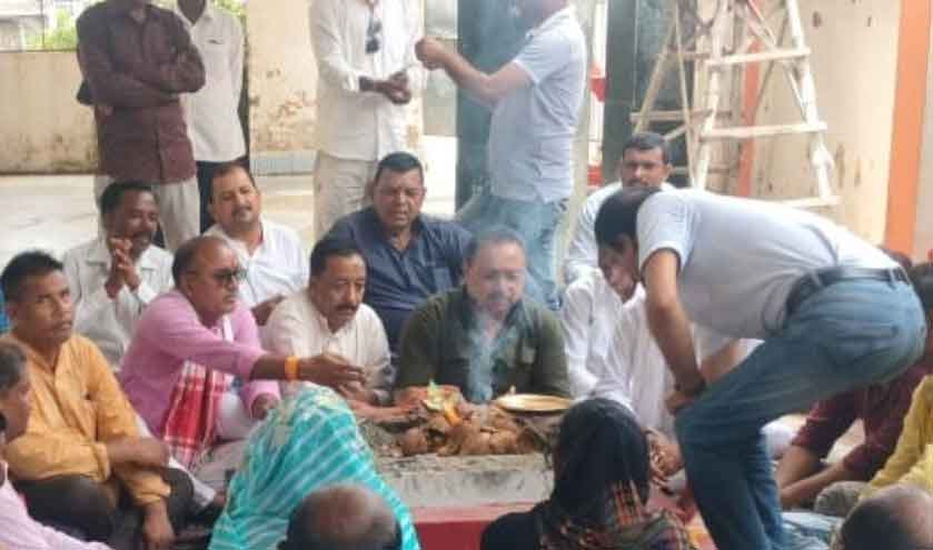 झामुमो सुप्रीमो शिबू सोरेन के स्वास्थ्य लाभ के लिए विशेष पूजा अर्चना