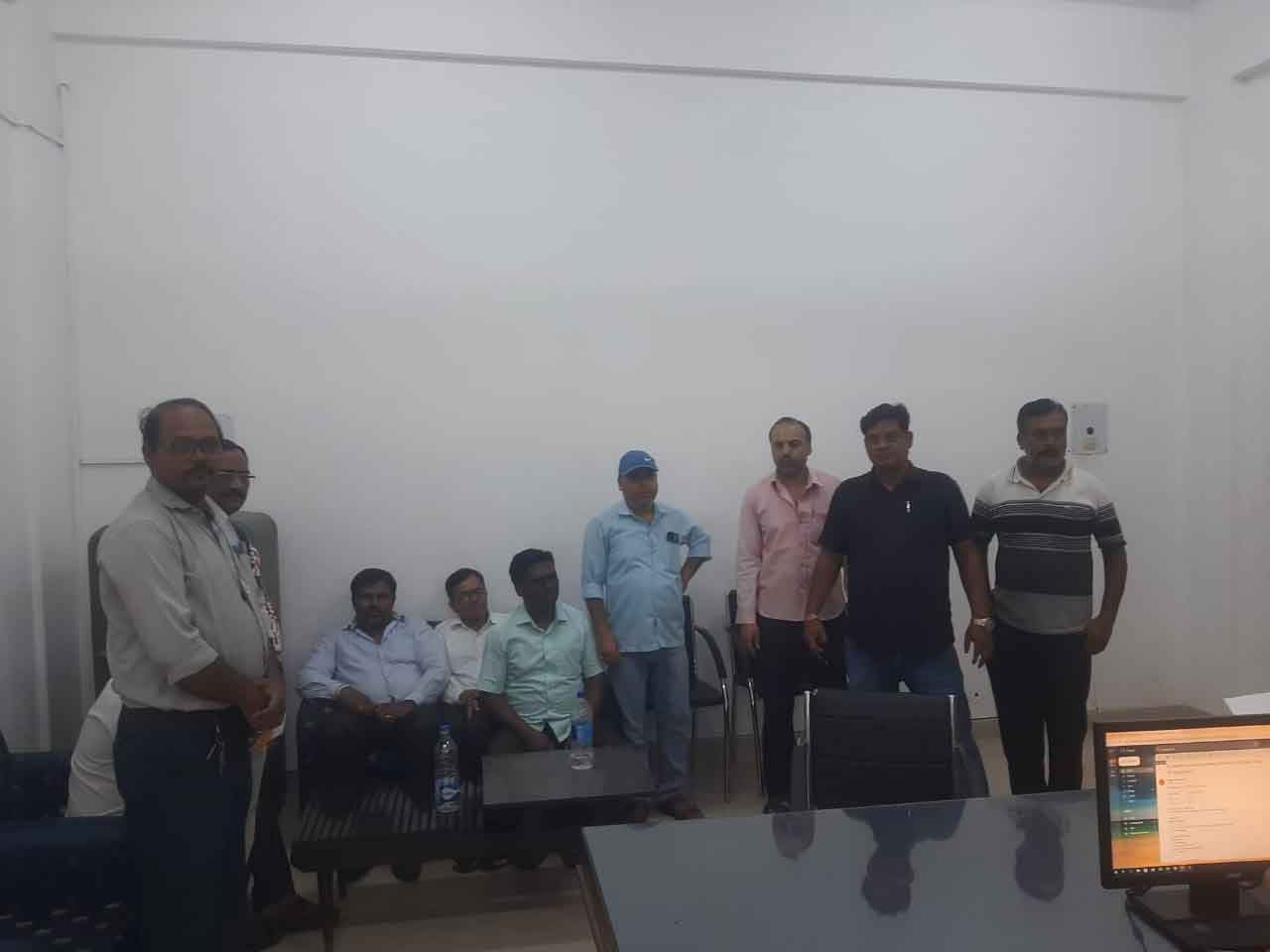 एचईसी सप्लाई अपरेंटिस ठेका मजदूर संघ की निदेशक संग हुई बैठक