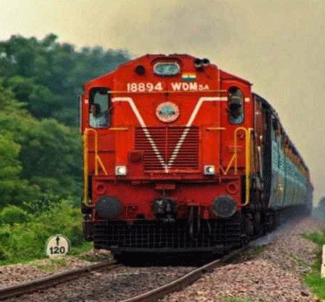 गया जी : रील बनाने के चक्कर में ट्रेन की चपेट में आकर दो किशोर की मौत, एक घायल