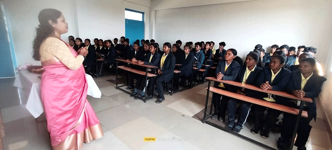 रांची : ग्रामीण स्कूल में कार्यशाला, बच्चों व अभिभावकों को दी गई सलाह