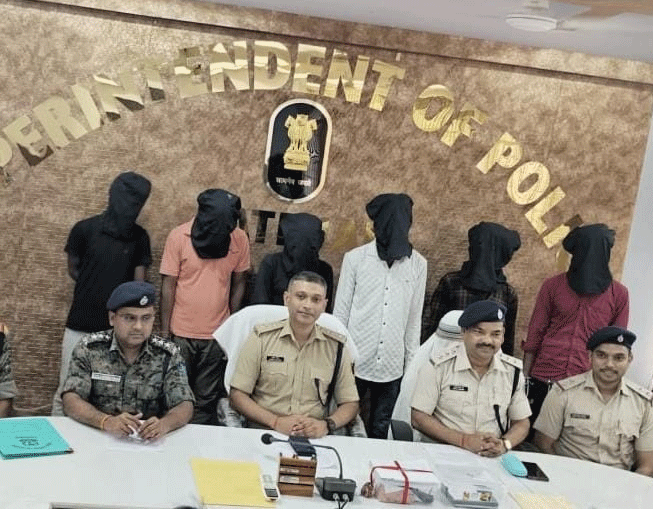 लातेहार पुलिस का प्रहार: 23 मामलों में 66 अपराधी गिरफ्तार, लंबित कांडों में 21.42% की कमी