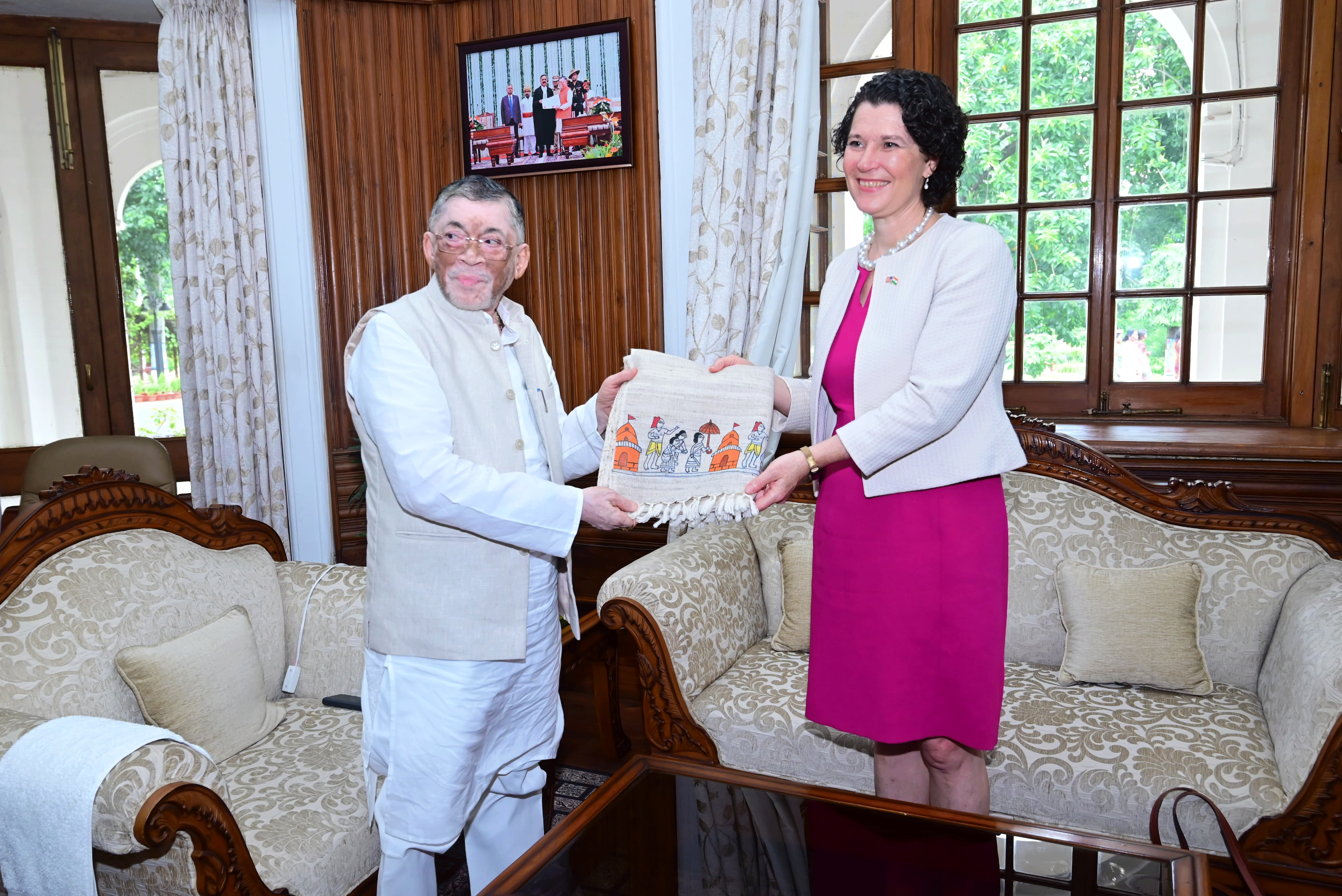 राज्यपाल से अमेरिकी दूत की शिष्टाचार भेंट, झारखंड की विशेषताओं से हुईं परिचित
