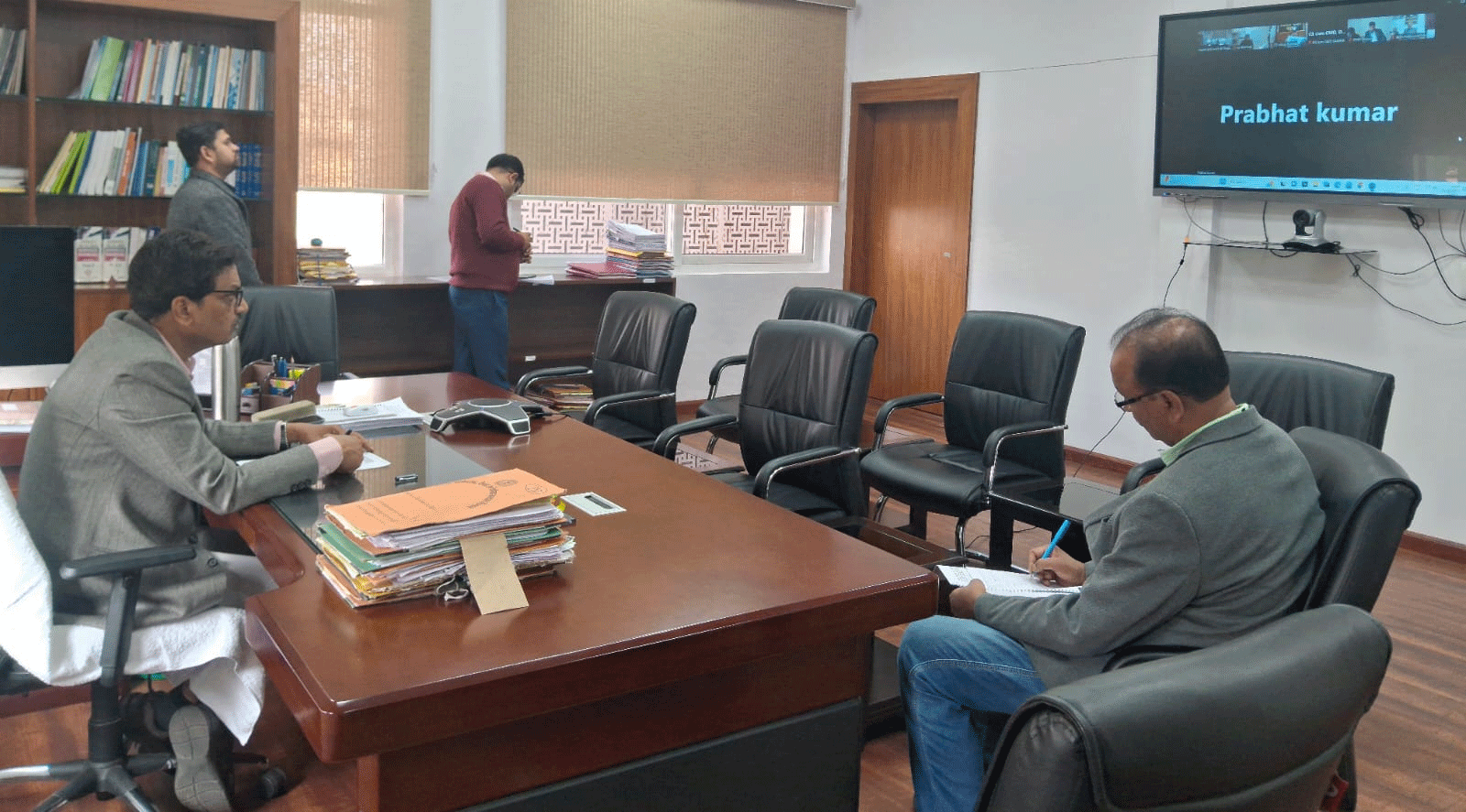 अस्पतालों में नई मशीनें जल्द उपलब्ध होंगी, विभाग ने जिलों को भेजी सख्त समयसीमा