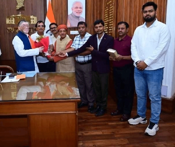 रातू रोड फ्लाइओवर का नामाकरण डॉ बीपी केसरी के नाम पर करने की मांग,  राज्यपाल को ज्ञापन सौंपा