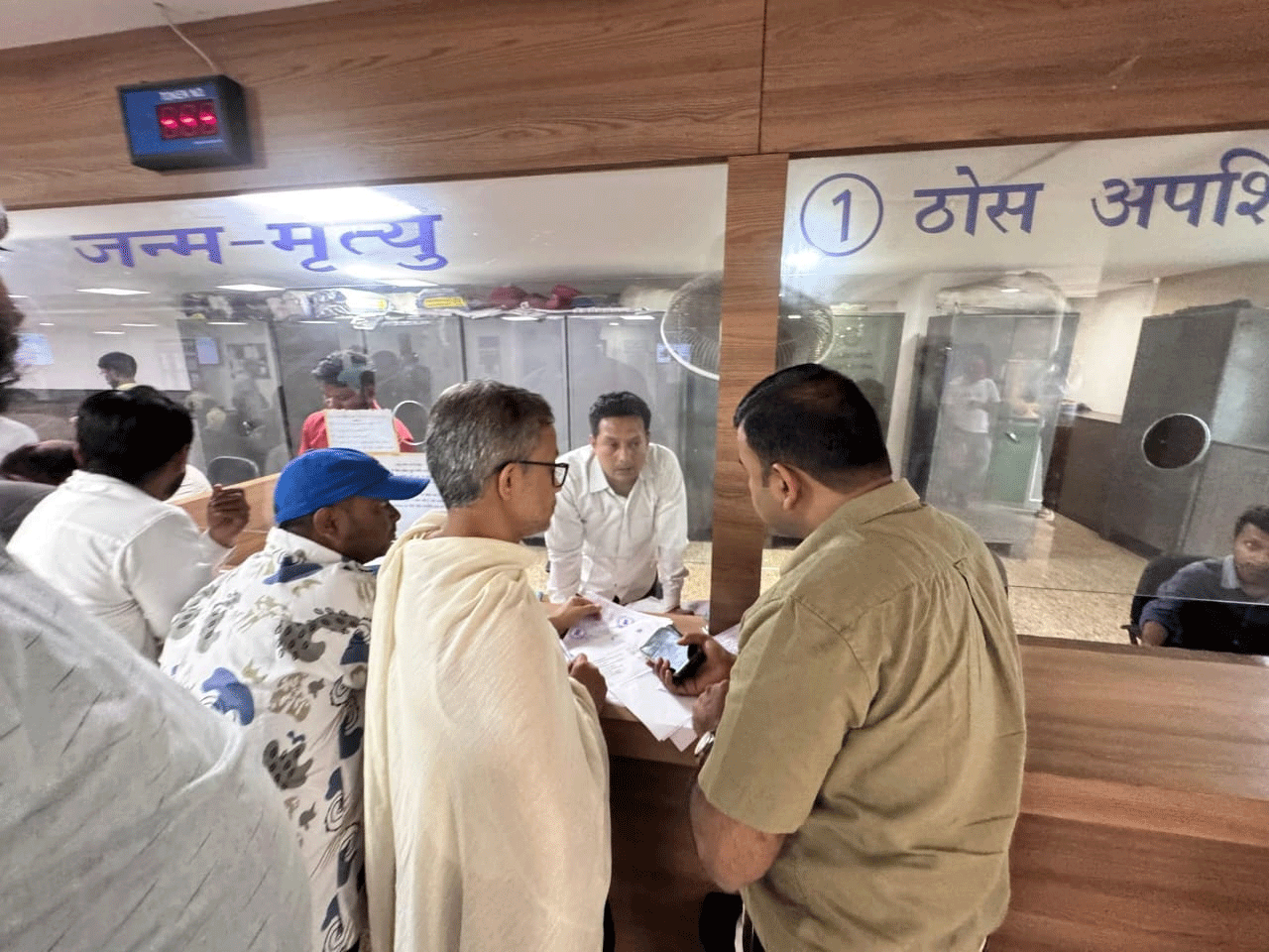 उप प्रशासक ने नगर निगम के जन सुविधा केंद्र का निरीक्षण किया