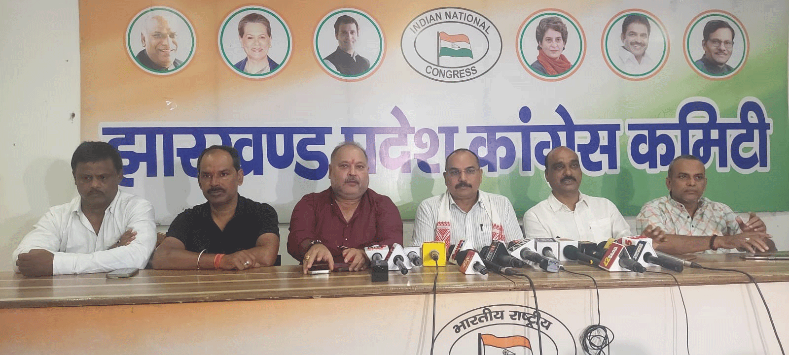 50 फीसदी आरक्षण के बैरिकेडिंग को हटाया जाएः प्रदीप यादव