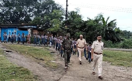 लौह पुरुष की 150 वीं जयंती पर जोड़ापोखर थाना प्रभारी के नेतृत्व में बच्चों संग निकली रन फॉर यूनिटी रैली