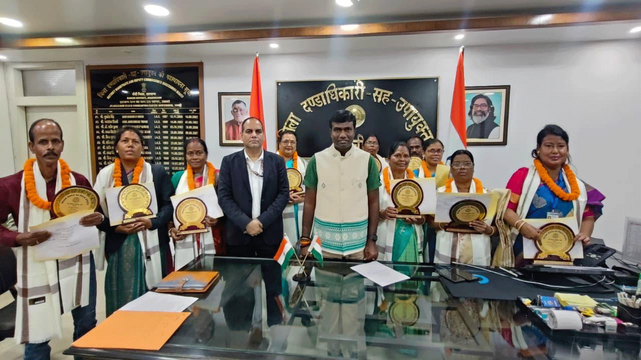 पेंशन दरबार और सेवानिवृत्ति सम्मान समारोह का आयोजन