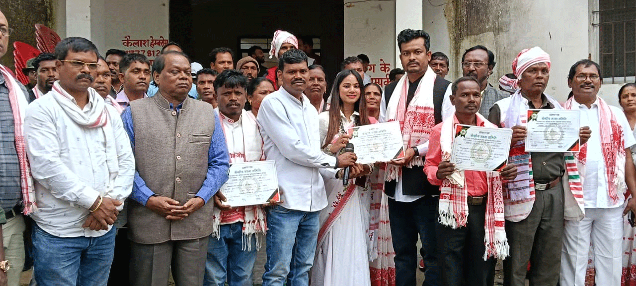 रांची : मिलन समारोह में केंद्रीय सरना समिति ने नंदा उरांव को बनाया जिला उपाध्यक्ष