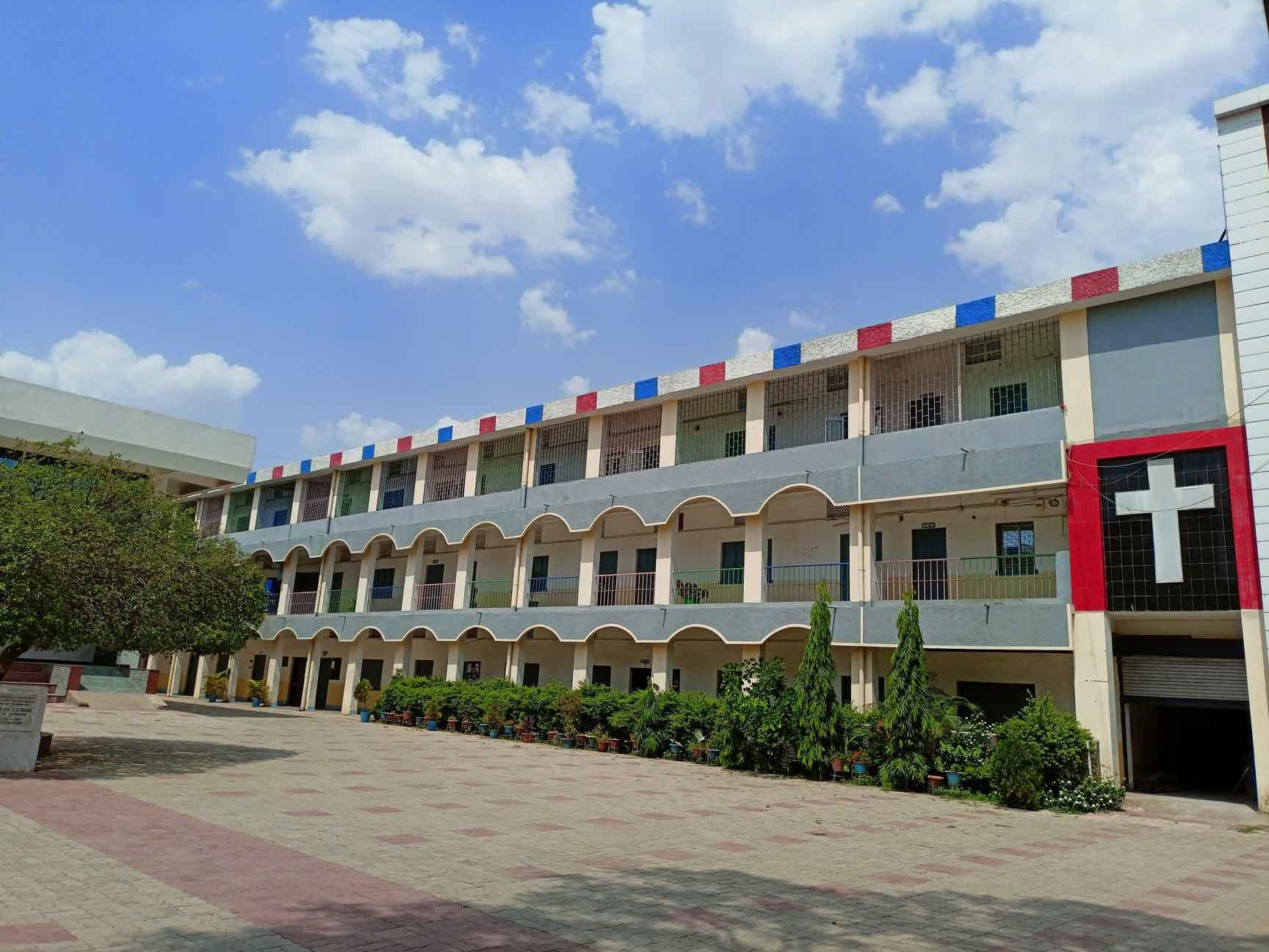सेंट पॉल्स कॉलेज रांची में इंटर साइंस का टॉपर बना राज कुमार नंदी