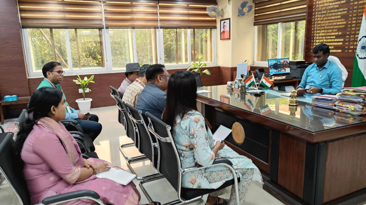 रांची समाहरणालय में उपायुक्त मंजूनाथ भजन्त्री की समीक्षा बैठक