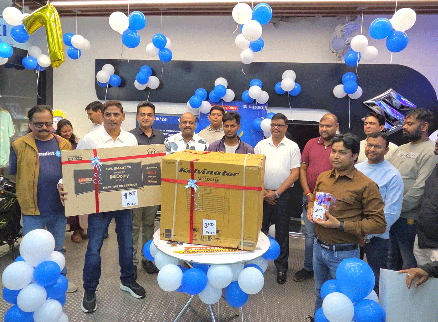 महालक्ष्मी सुजुकी ने सातवीं वर्षगांठ धूमधाम से मनाई, लकी ड्रॉ में जीते  इनाम