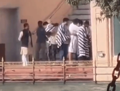 धर्मेंद्र की अस्थियां हरिद्वार में विसर्जित, सनी देओल पपाराजी पर भड़के -कितने पैसे चाहिए तुझे