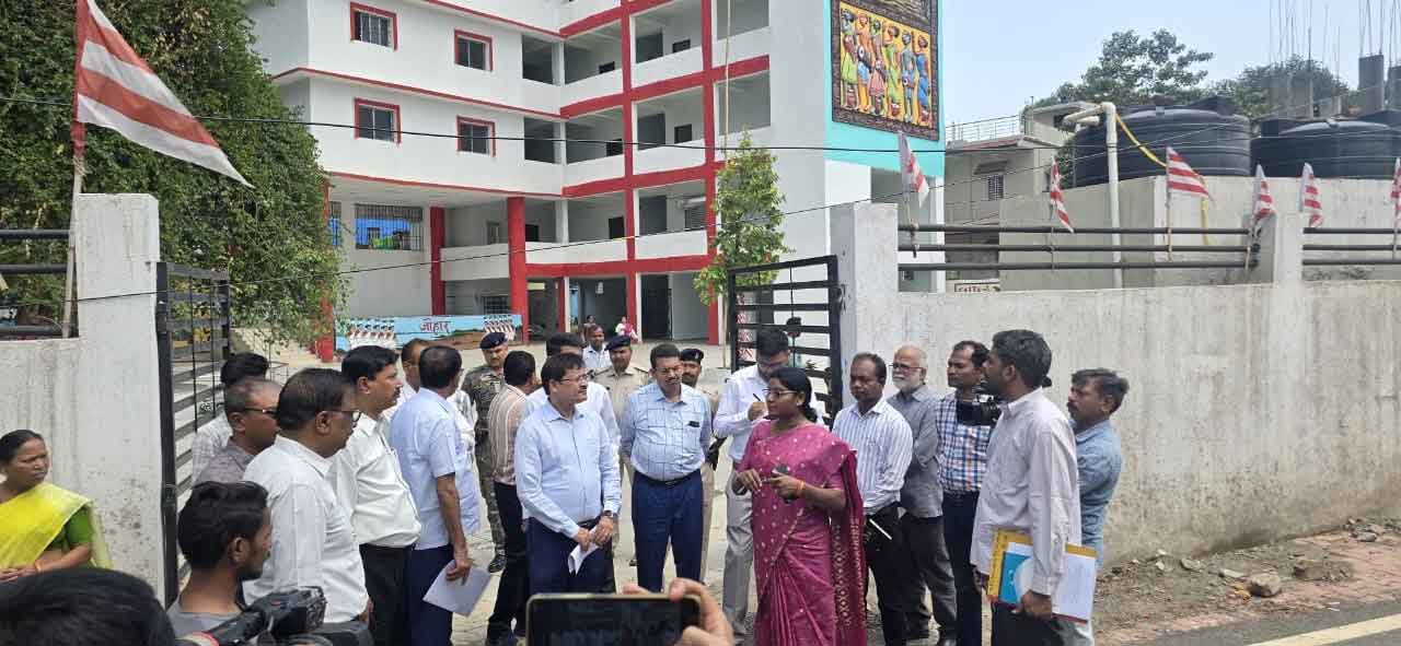 सिरमटोली सरना स्थल विवाद: NCST ने किया निरीक्षण, सचिव की अनुपस्थिति पर हुई नाराज