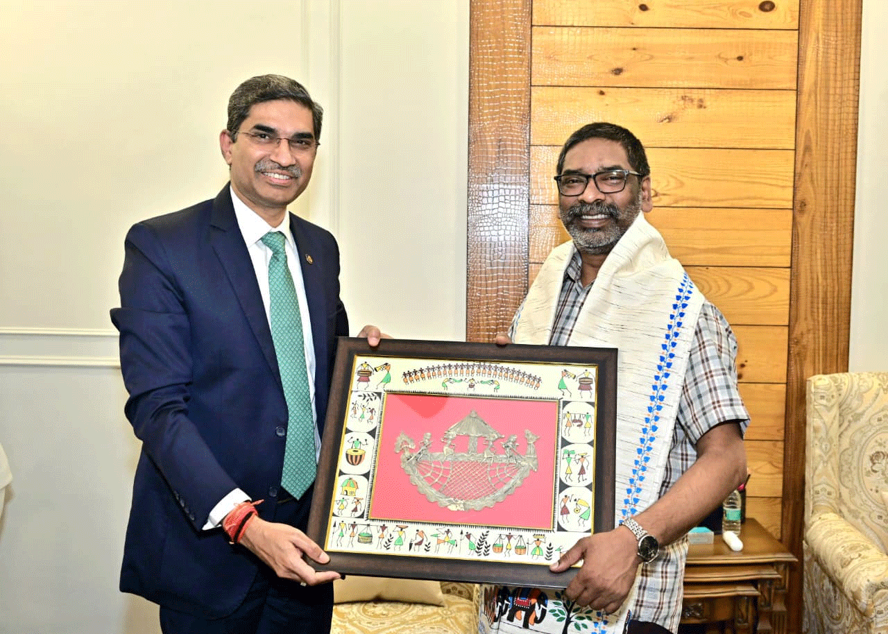 मुख्यमंत्री हेमंत सोरेन से इंडियन बैंक के अधिकारियों ने की मुलाकात