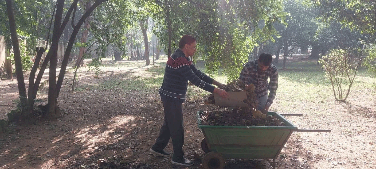 रिम्स निदेशक ने जताई नाराज़गी, लापरवाह सफाई कर्मचारियों पर होगी कार्रवाई